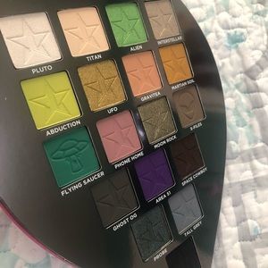 Jeffree Star Alien Eyeshadow Palette